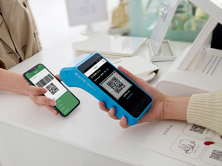 拉卡拉要收年費嗎？有其他費用嗎？